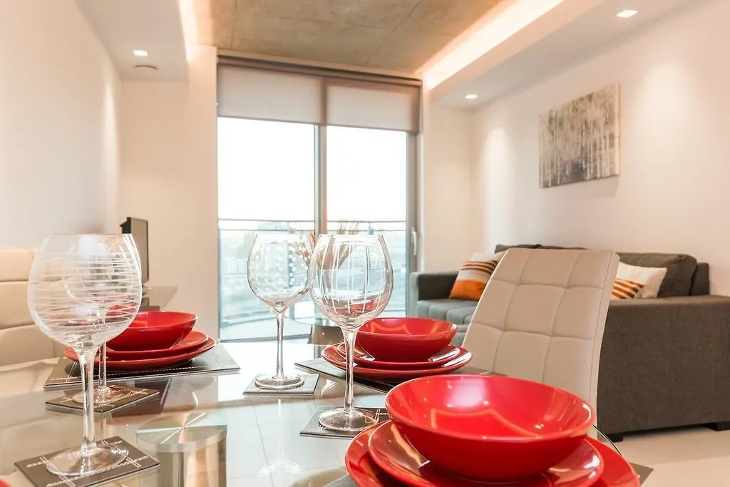 Royal Style Apartment - 5 Mins Walk To Excel London